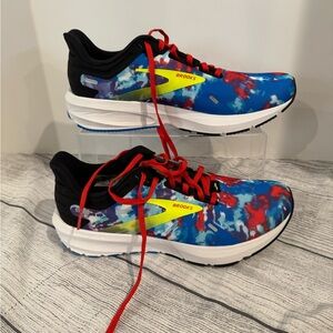 Women Brooks Launch 9 Tennis Shoes-worn once